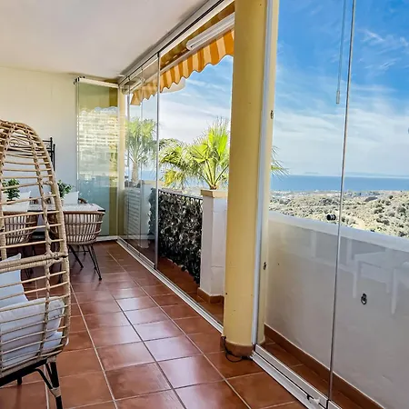 Mediterranean, Pool And Holidays Apartman
