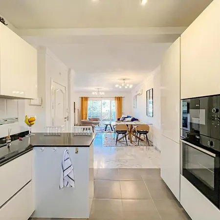 Mediterranean, Pool And Holidays Apartment *